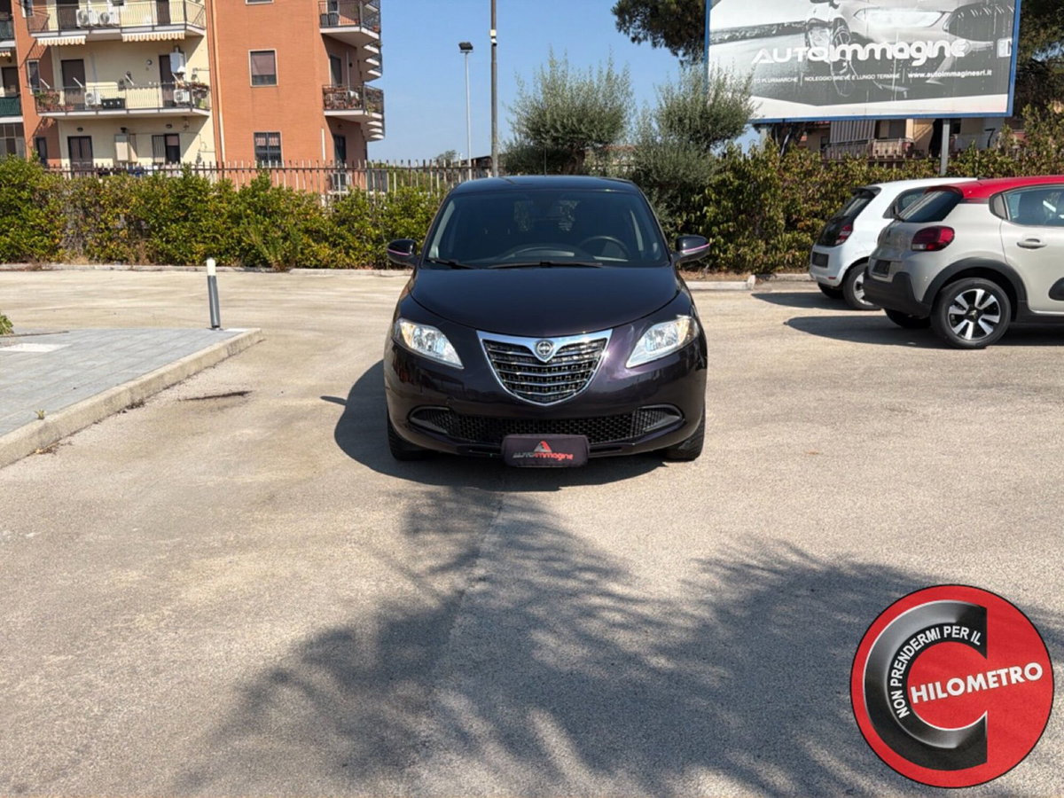 Lancia Ypsilon 1.2 69 CV 5 porte GPL Gold Plus (2)