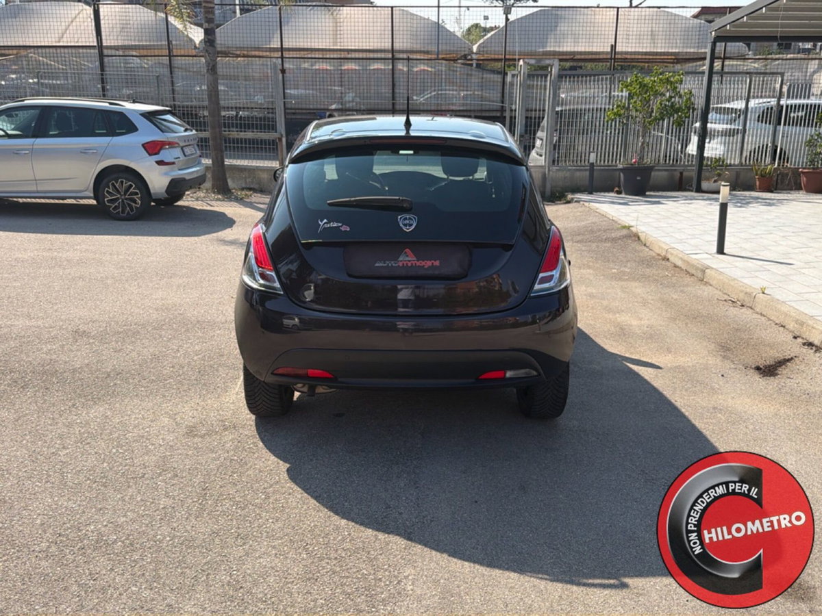 Lancia Ypsilon 1.2 69 CV 5 porte GPL Gold Plus (5)