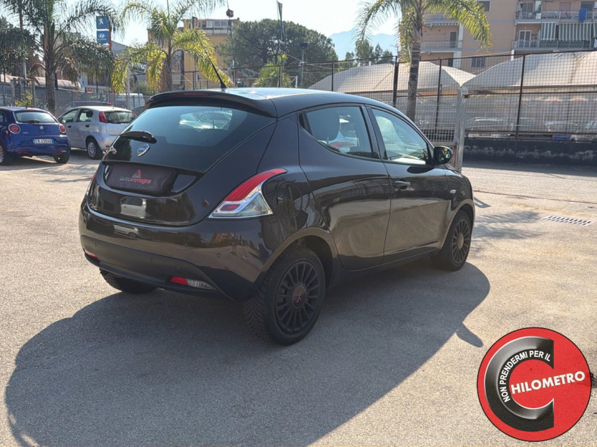 Lancia Ypsilon 1.2 69 CV 5 porte GPL Gold Plus (6)