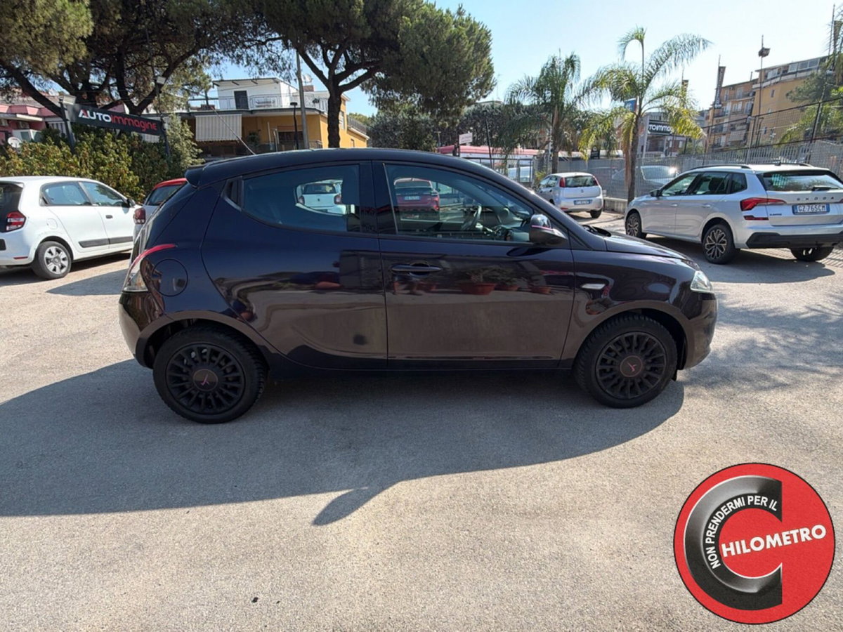 Lancia Ypsilon 1.2 69 CV 5 porte GPL Gold Plus (7)