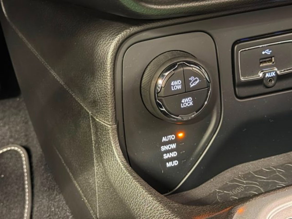 Jeep Renegade 2.0 Mjt 140CV 4WD Active Drive Limited (14)