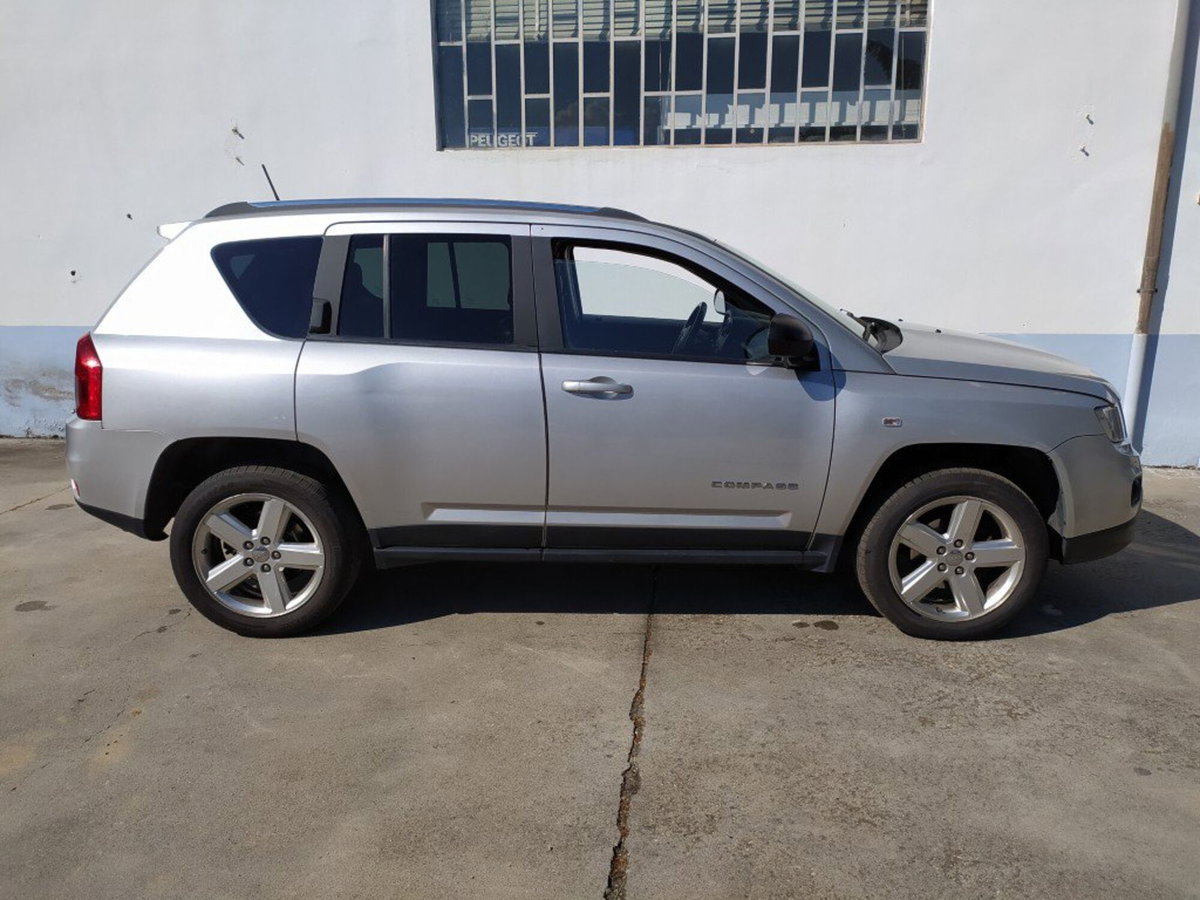 Jeep Compass 2.2 CRD Limited (3)