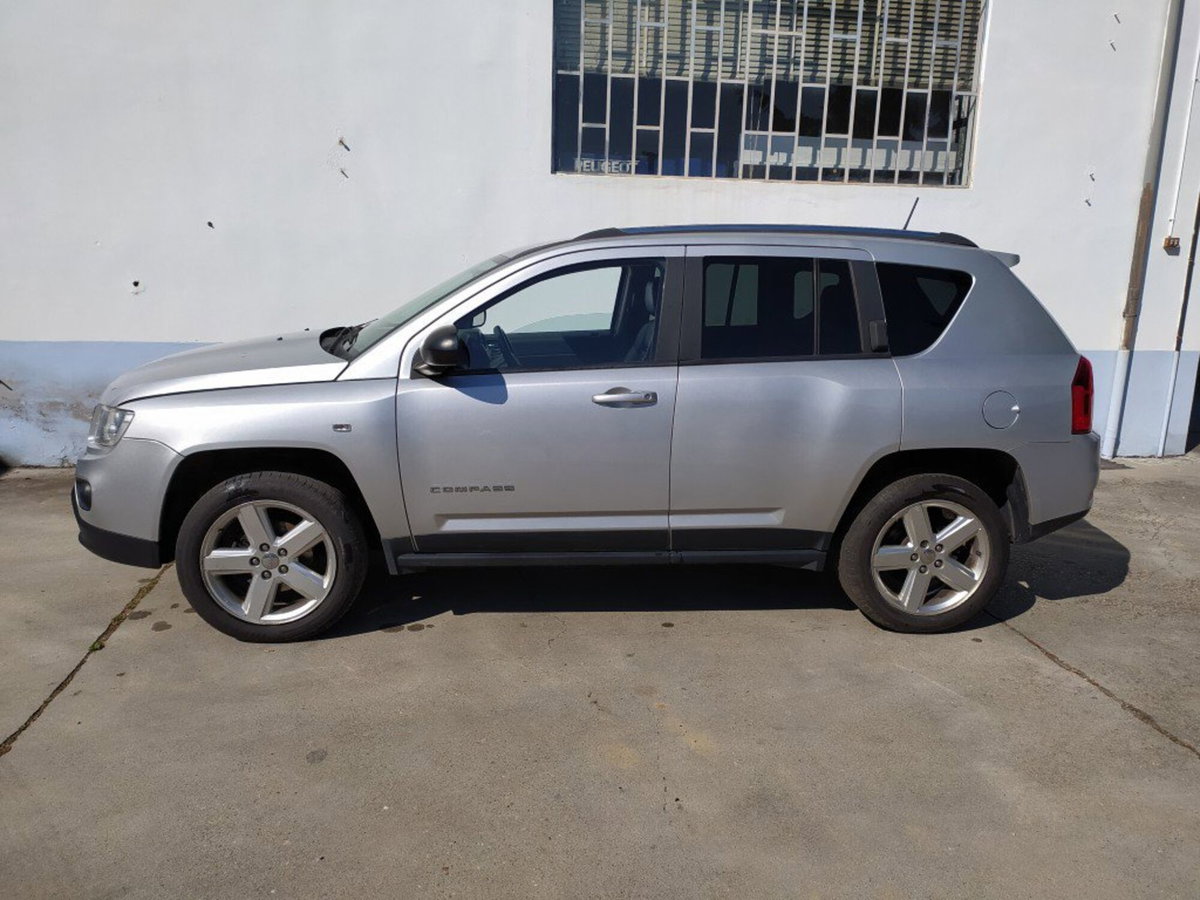 Jeep Compass 2.2 CRD Limited (9)