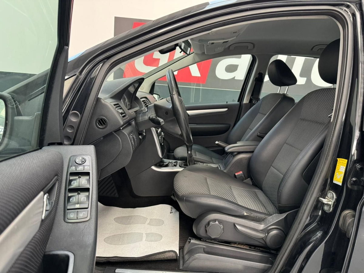 Mercedes-Benz Classe B 200 CDI Premium (10)