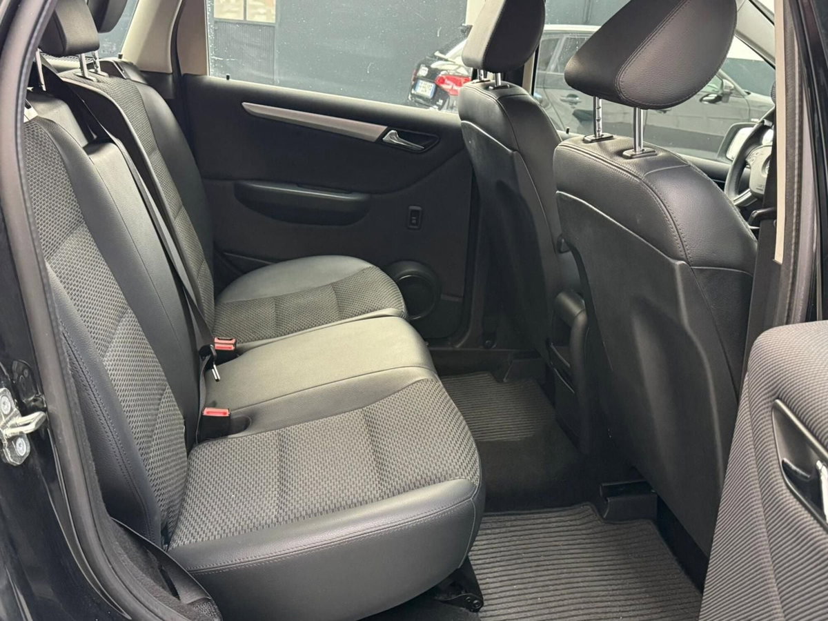 Mercedes-Benz Classe B 200 CDI Premium (9)