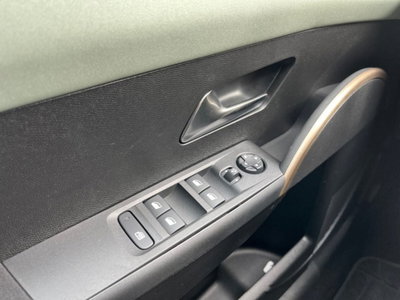 Lancia Ypsilon 1.2 LX 100cv (14)