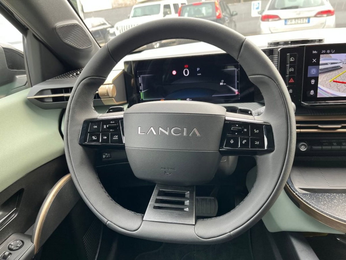 Lancia Ypsilon 1.2 LX 100cv (9)