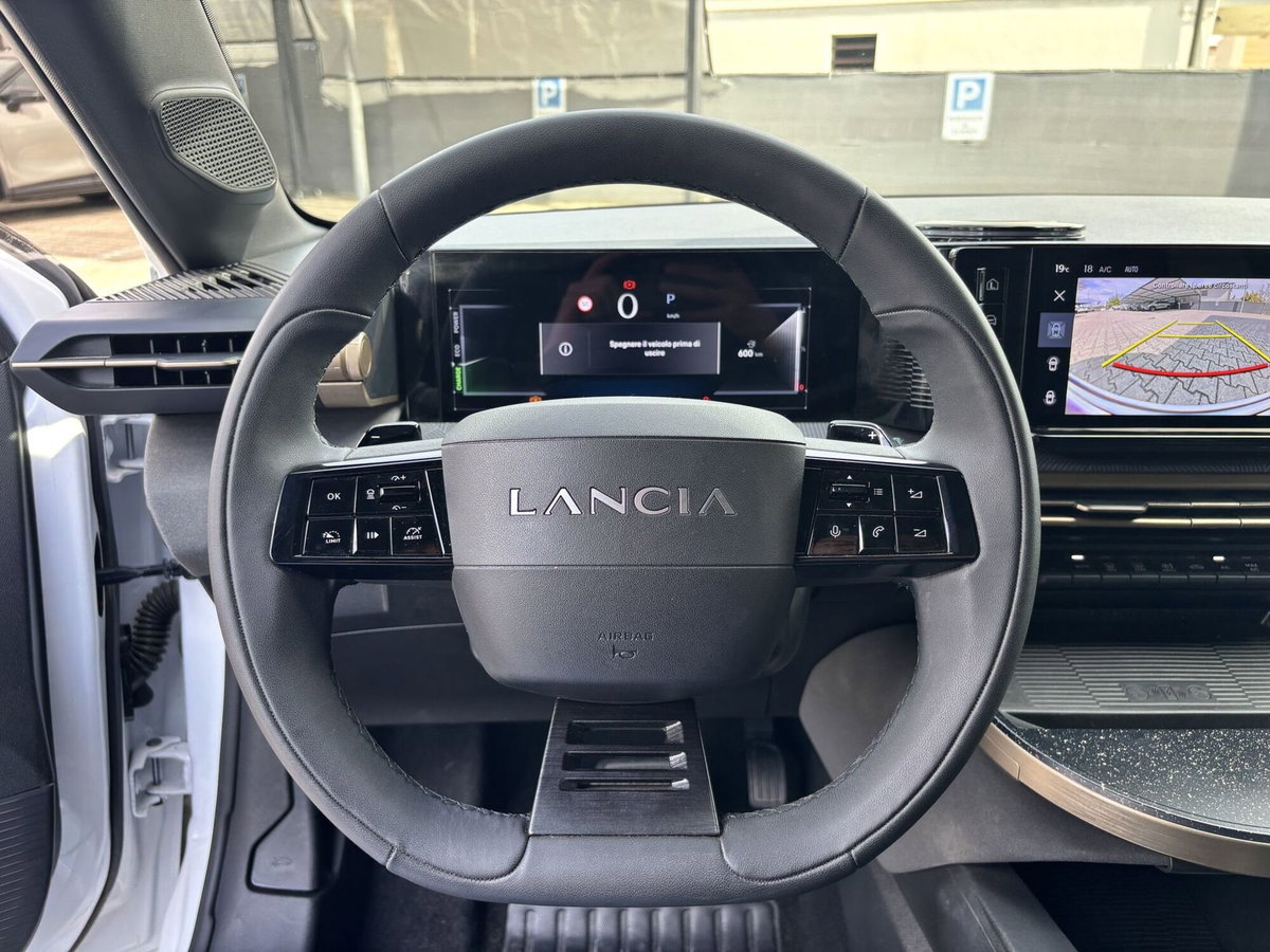 Lancia Ypsilon 1.2 mhev LX 110cv e-dct (11)