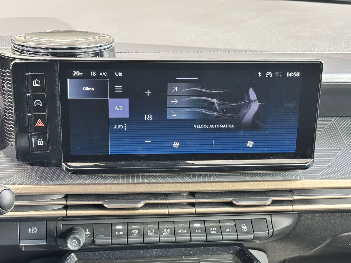 Lancia Ypsilon 1.2 mhev LX 110cv e-dct (14)