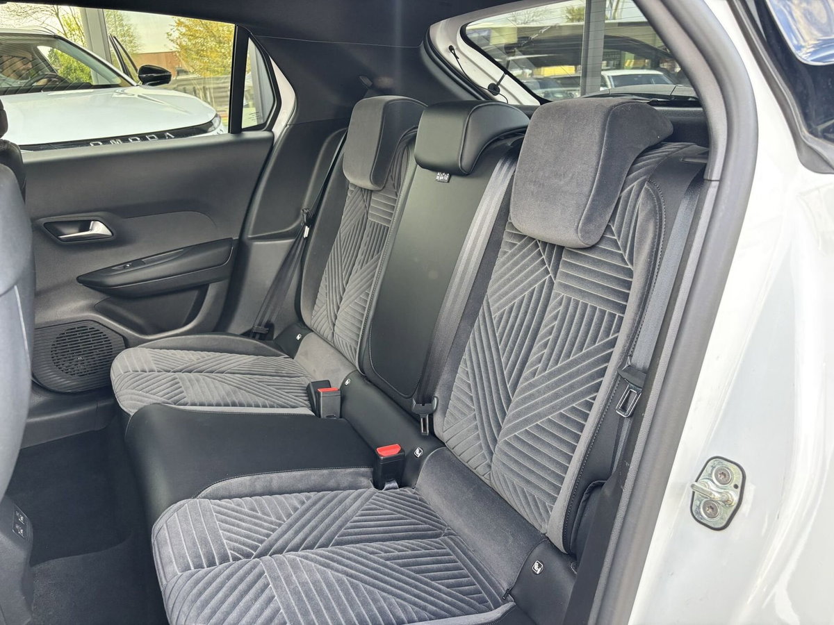 Lancia Ypsilon 1.2 mhev LX 110cv e-dct (8)