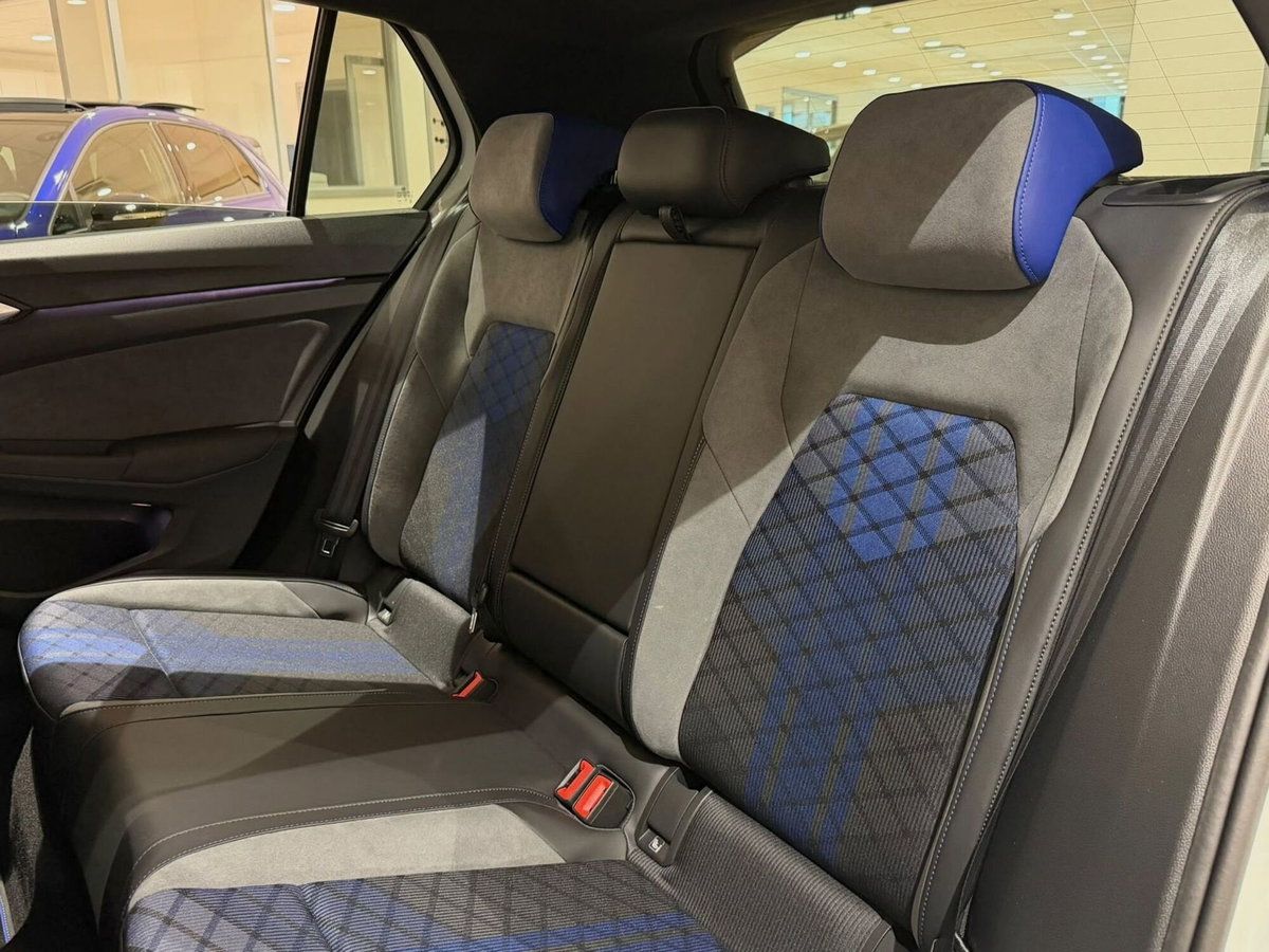 Volkswagen Golf 2.0 tsi R Black Edition 4motion 333cv dsg (7)