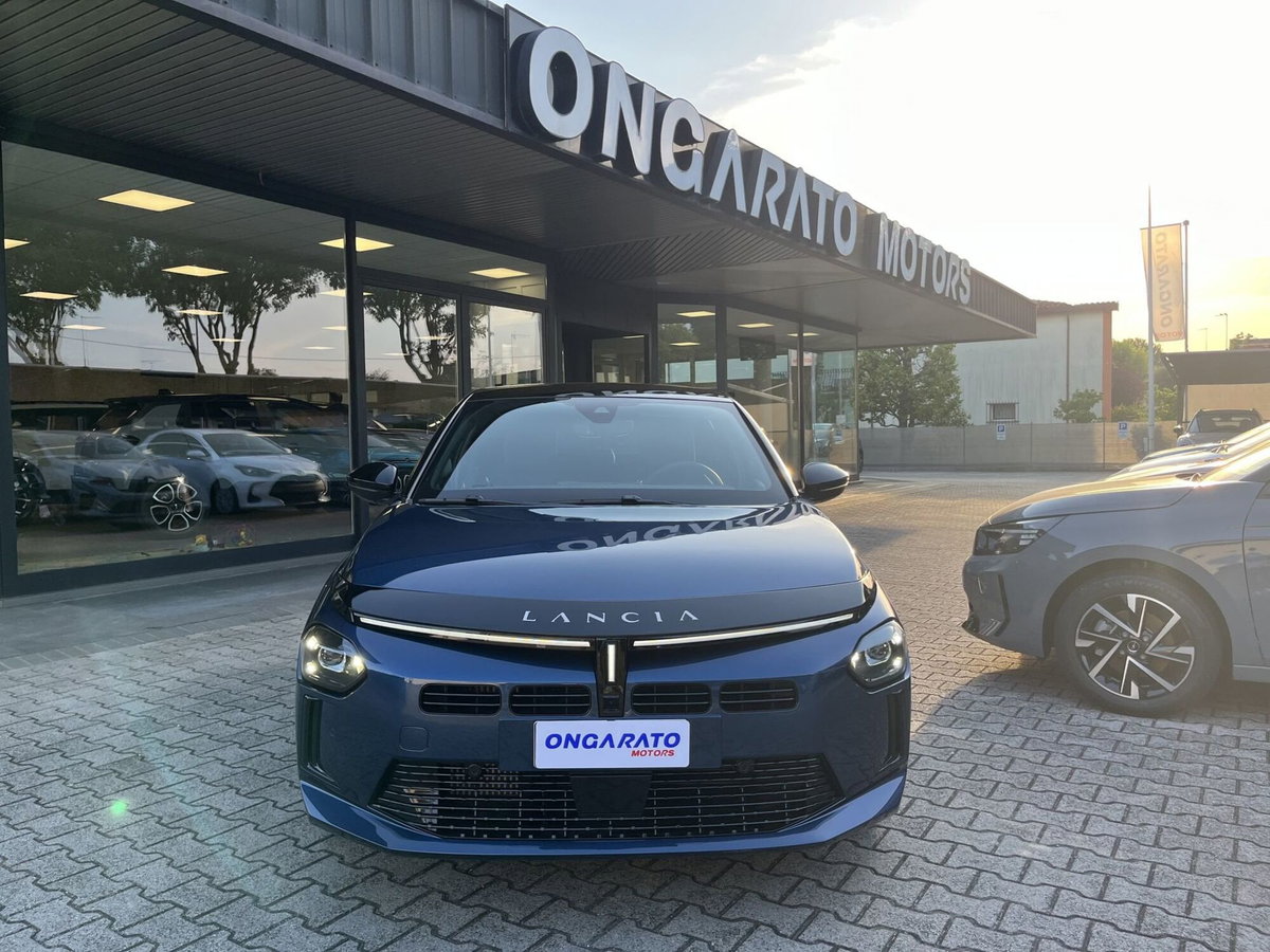 Lancia Ypsilon 1.2 mhev LX 110cv e-dct (2)