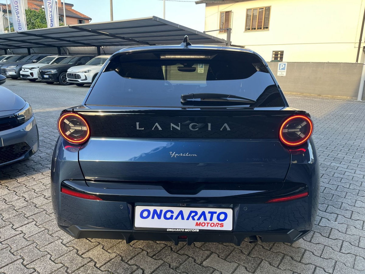 Lancia Ypsilon 1.2 mhev LX 110cv e-dct (6)