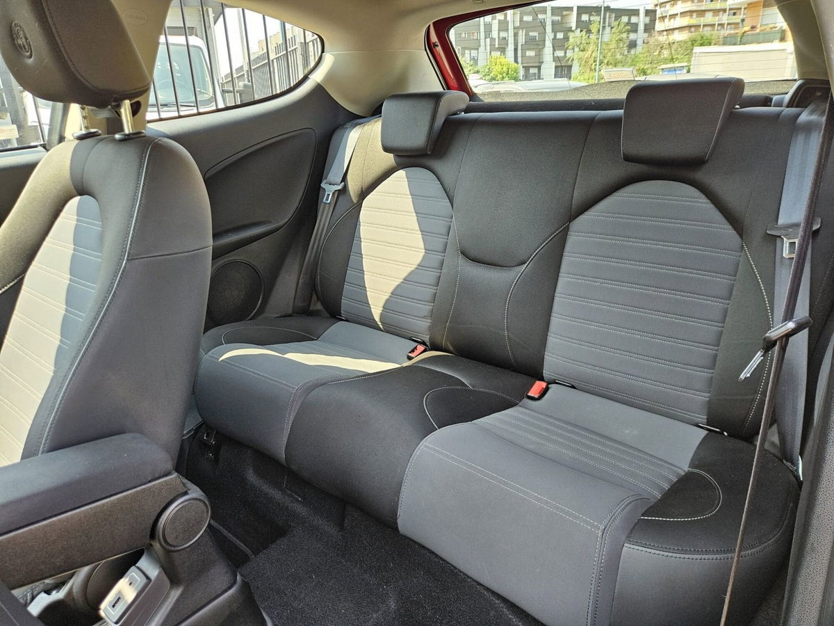 Alfa Romeo MiTo 1.3 JTDm 95 CV S&S (9)