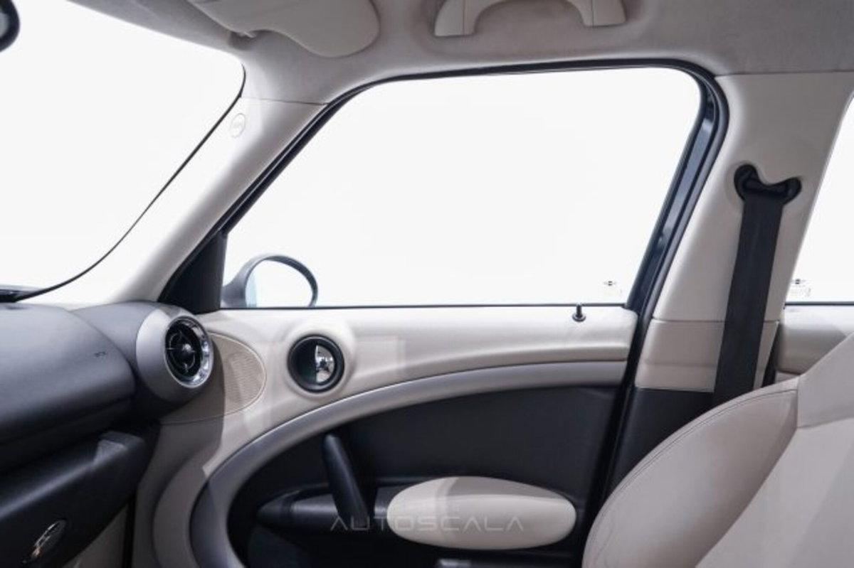 MINI Mini Countryman 1.6 Cooper D Countryman (19)
