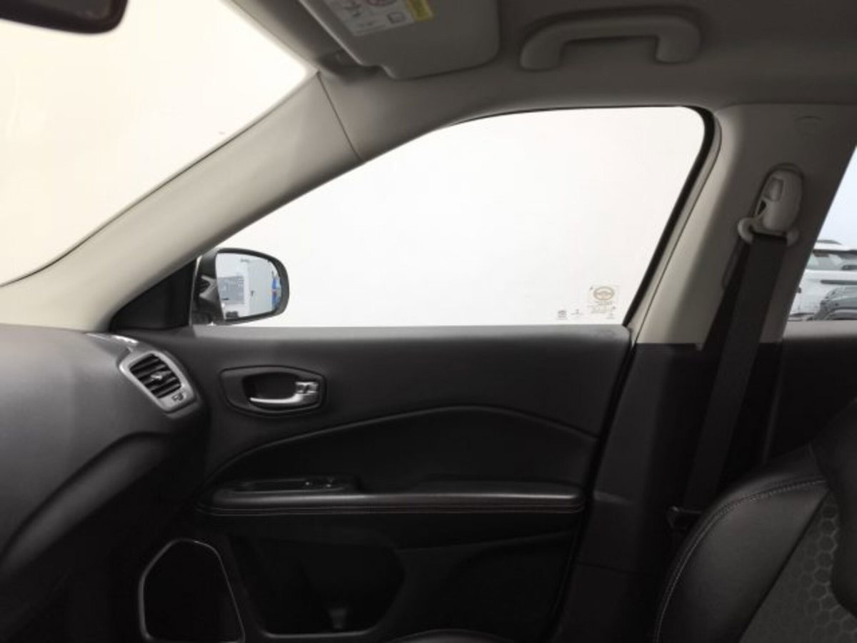 Jeep Compass 1.6 Multijet II 2WD Limited (19)