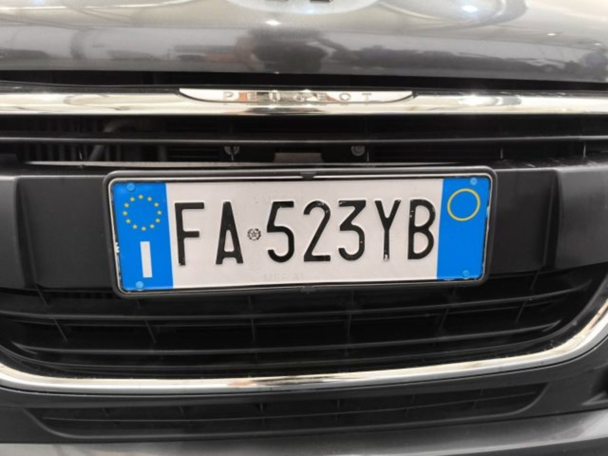 Peugeot 208 75 5 porte Active (17)