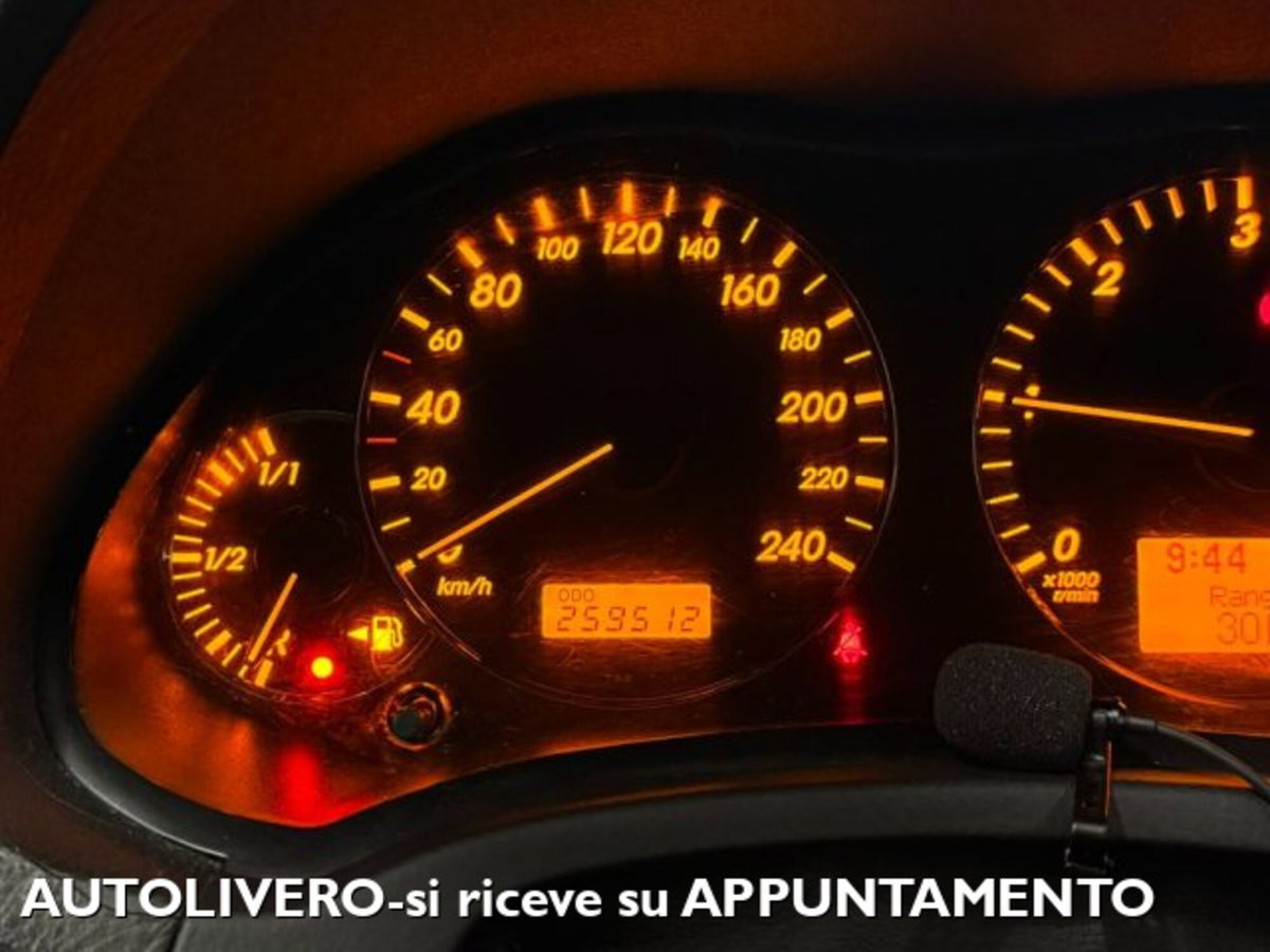 Toyota Avensis Station Wagon 2.2 D-4D 16V Station Wagon (13)
