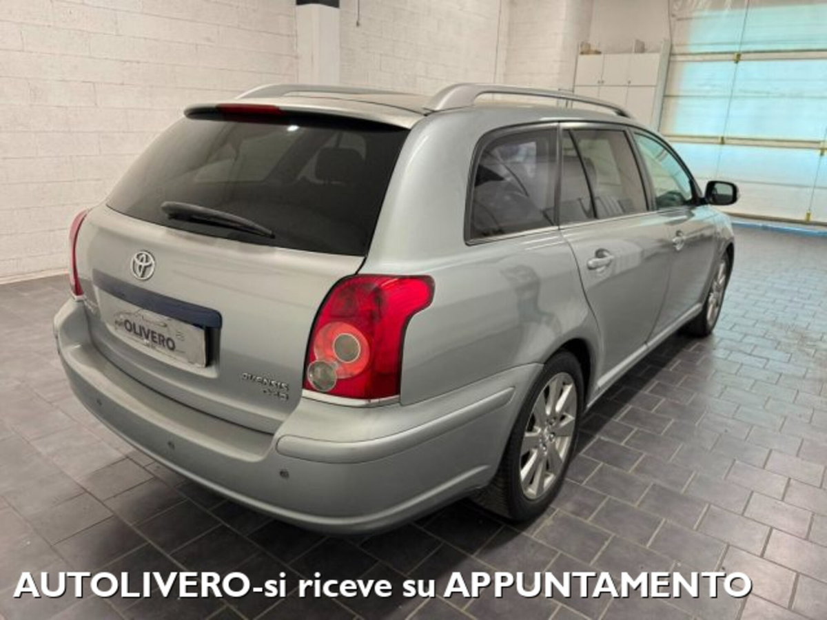 Toyota Avensis Station Wagon 2.2 D-4D 16V Station Wagon (4)