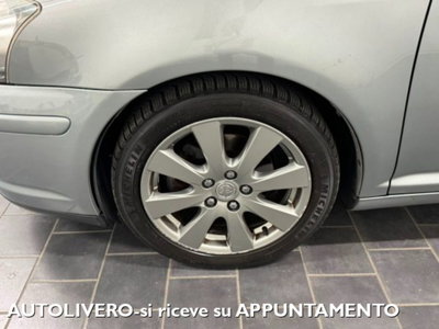 Toyota Avensis Station Wagon 2.2 D-4D 16V Station Wagon (5)