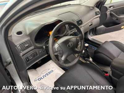 Toyota Avensis Station Wagon 2.2 D-4D 16V Station Wagon (6)