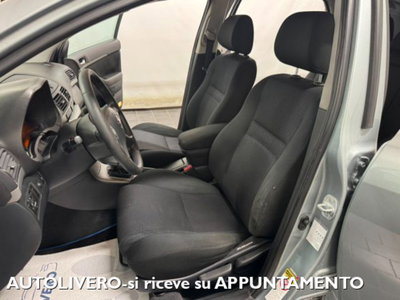 Toyota Avensis Station Wagon 2.2 D-4D 16V Station Wagon (7)