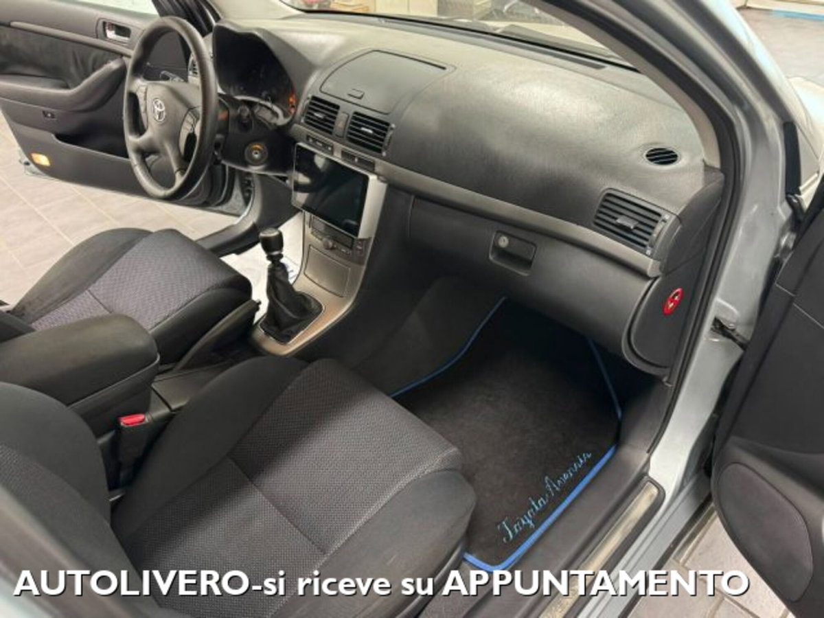 Toyota Avensis Station Wagon 2.2 D-4D 16V Station Wagon (8)