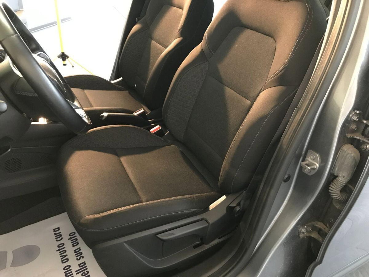 Renault Clio TCe 100 CV GPL 5 porte Equilibre (10)