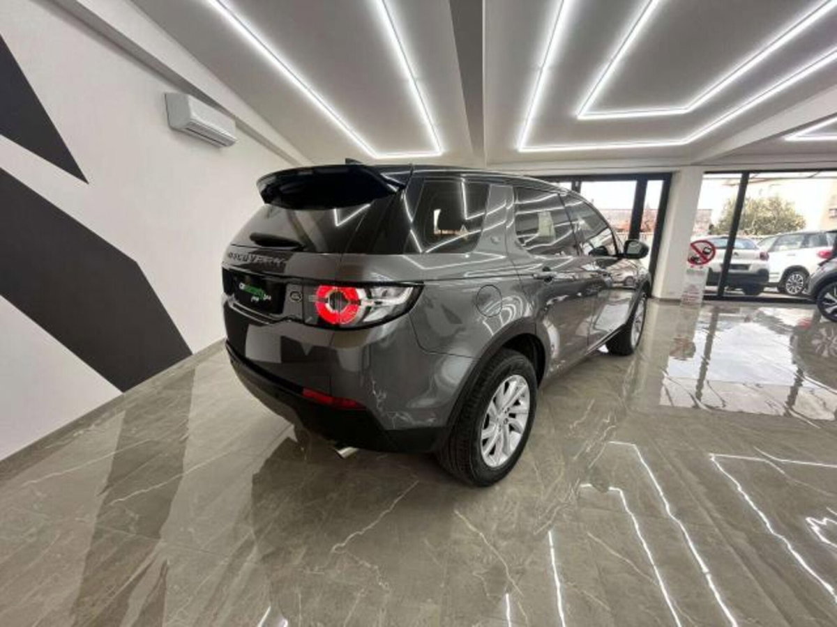 Land Rover Discovery Sport 2.0 TD4 150 CV Pure (9)