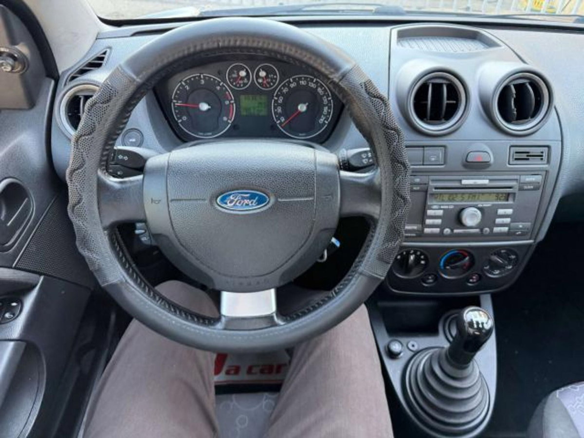 Ford Fiesta 1.4 TDCi 5p. Ambiente (11)
