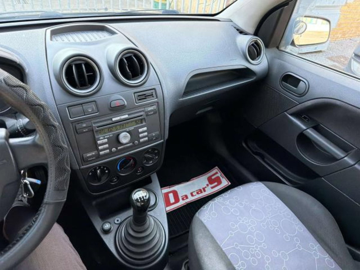 Ford Fiesta 1.4 TDCi 5p. Ambiente (13)