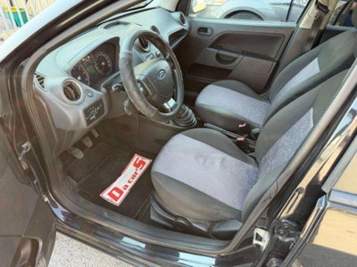 Ford Fiesta 1.4 TDCi 5p. Ambiente (2)