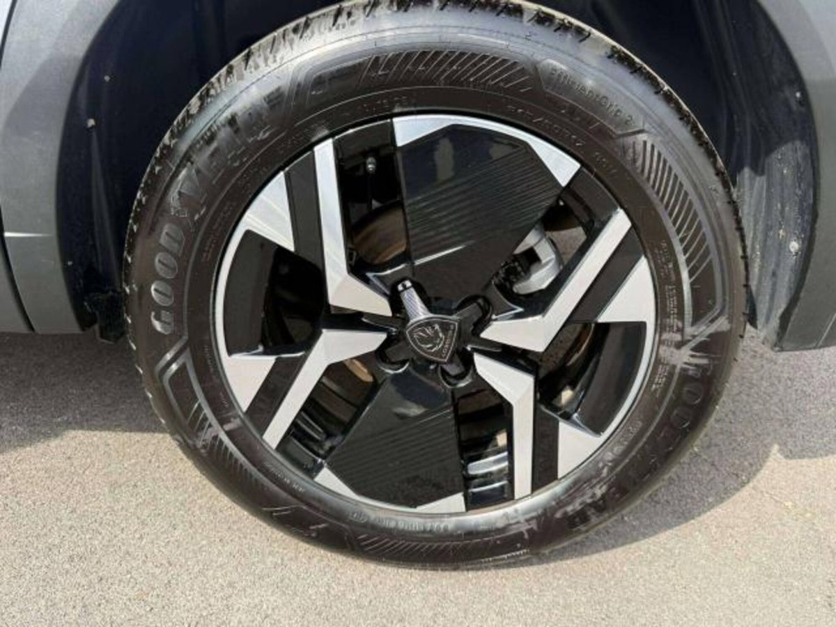Peugeot 2008 1.2 puretech Allure s&s 100cv (13)