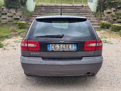 Volvo V40 1.9 D (102 CV) cat Class (5)