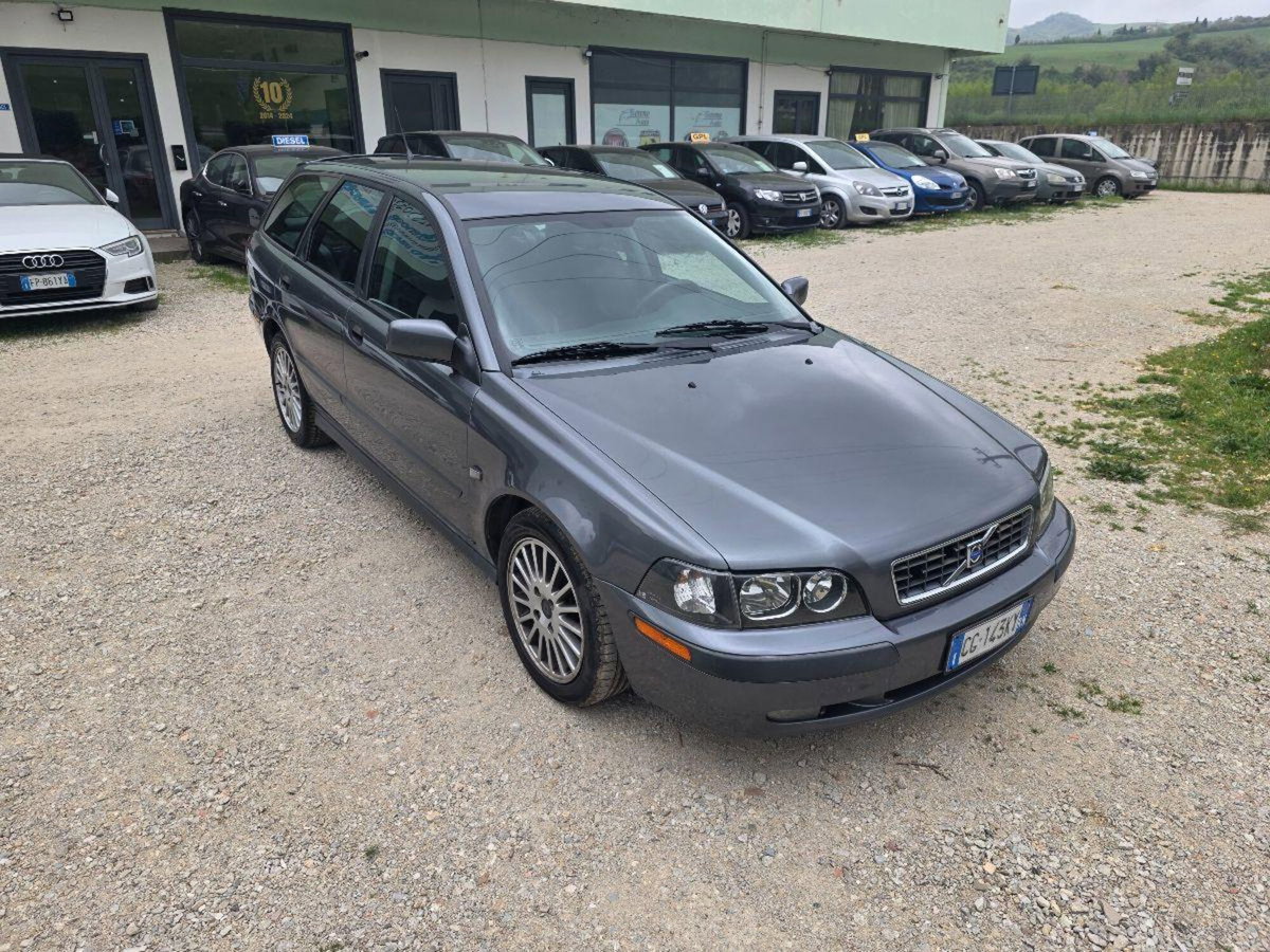 Volvo V40 1.9 D (102 CV) cat Class (7)