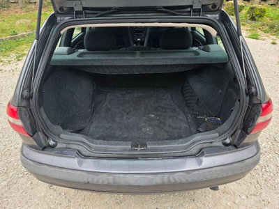 Volvo V40 1.9 D (102 CV) cat Class (8)