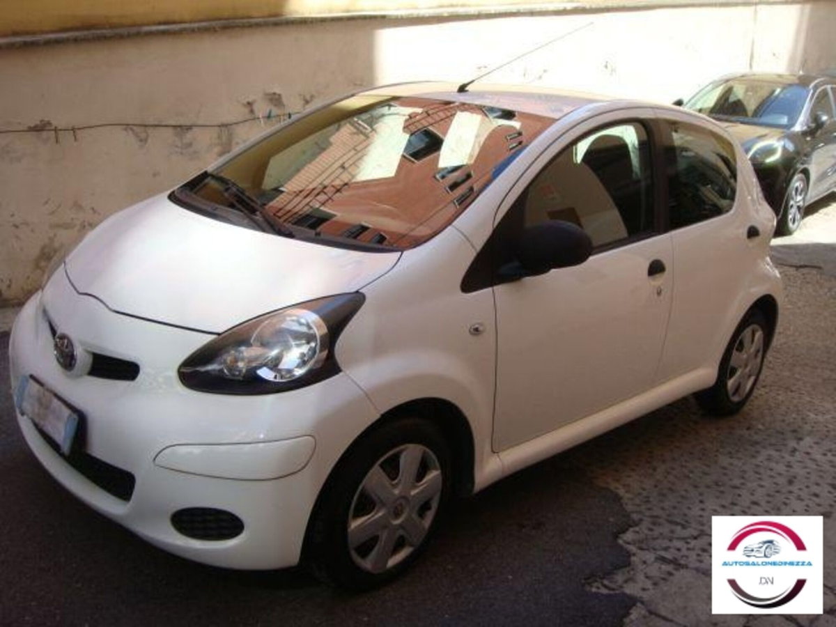 Toyota Aygo 1.0 12V VVT-i 5 porte Now Connect