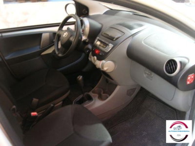 Toyota Aygo 1.0 12V VVT-i 5 porte Now Connect (12)