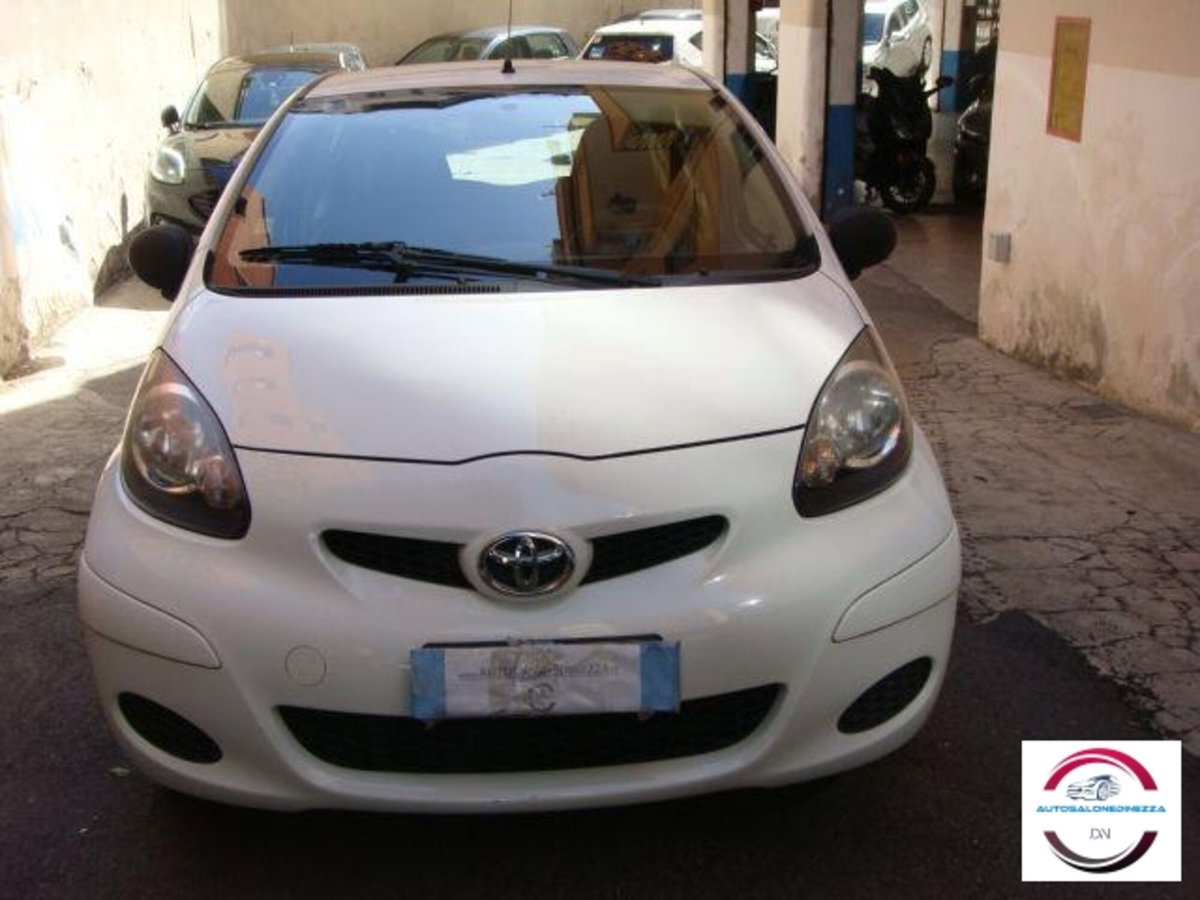 Toyota Aygo 1.0 12V VVT-i 5 porte Now Connect (3)