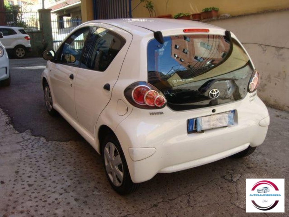 Toyota Aygo 1.0 12V VVT-i 5 porte Now Connect (4)