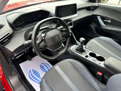 Peugeot 2008 PureTech 100 S&S Allure Pack (10)