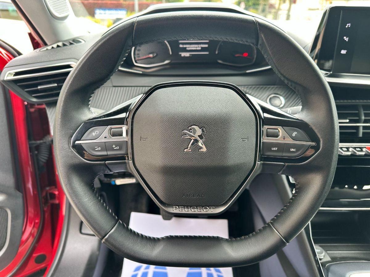 Peugeot 2008 PureTech 100 S&S Allure Pack (12)