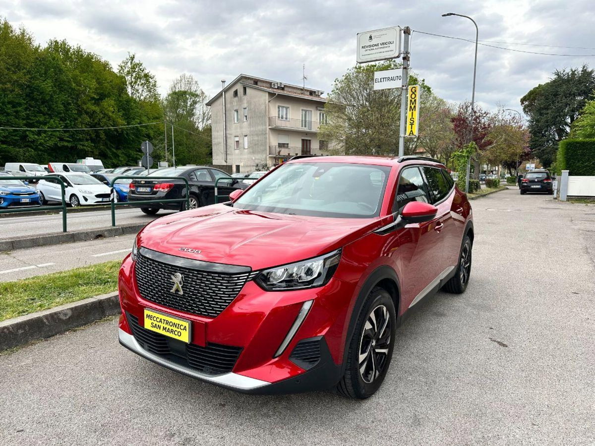 Peugeot 2008 PureTech 100 S&S Allure Pack (3)