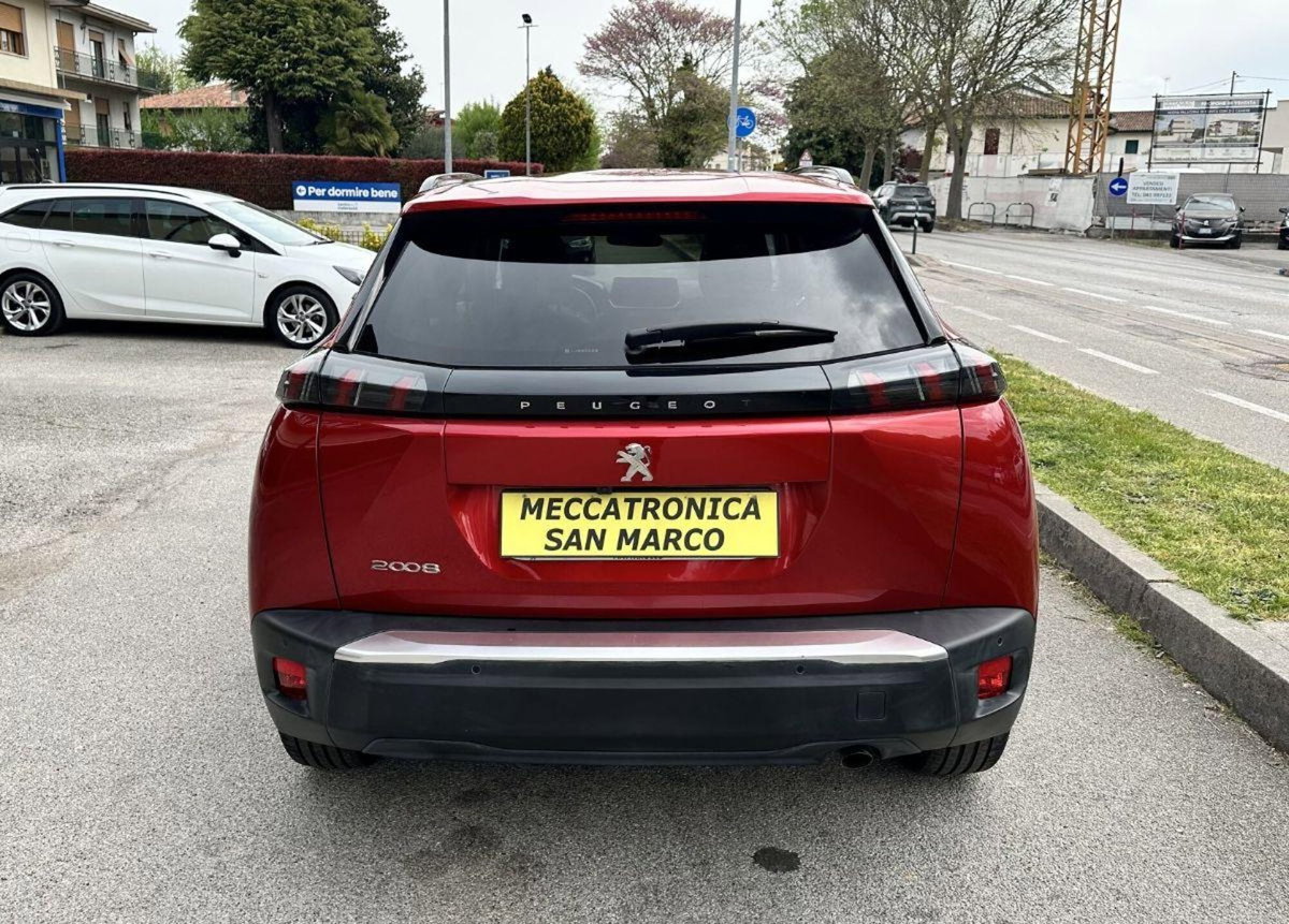 Peugeot 2008 PureTech 100 S&S Allure Pack (5)