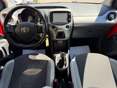 Toyota Aygo 1.0 VVT-i 69 CV 5 porte x-play (11)