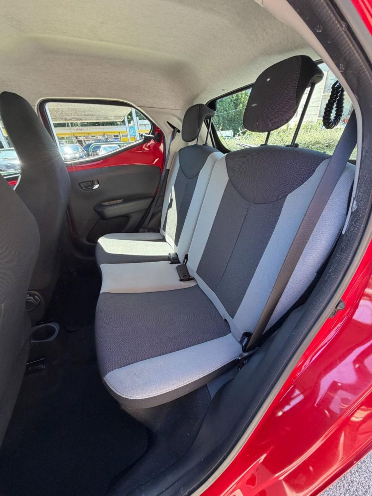 Toyota Aygo 1.0 VVT-i 69 CV 5 porte x-play (17)