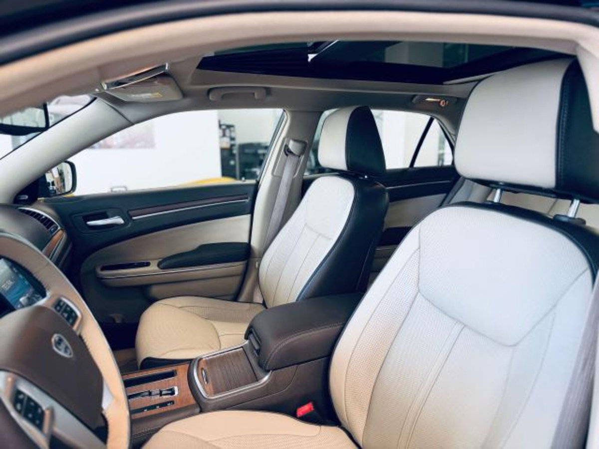Lancia Thema 3.0 V6 Multijet II 239 CV Executive (11)