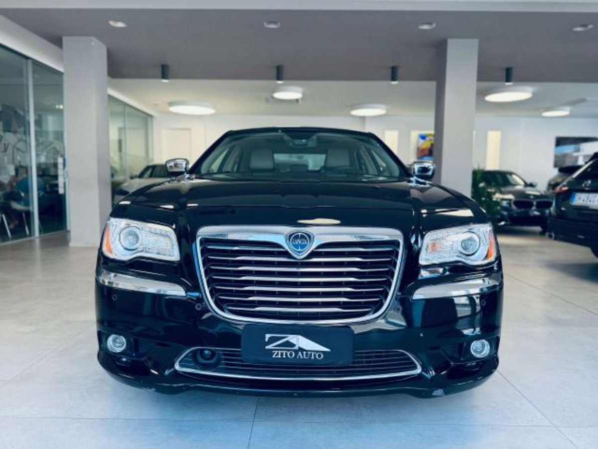 Lancia Thema 3.0 V6 Multijet II 239 CV Executive (2)