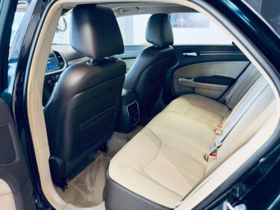 Lancia Thema 3.0 V6 Multijet II 239 CV Executive (9)