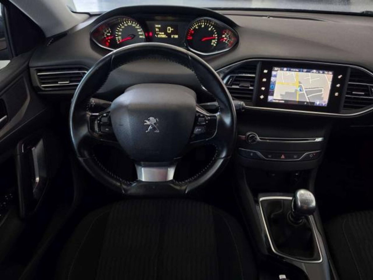 Peugeot 308 BlueHDi 120 S&S Allure (14)